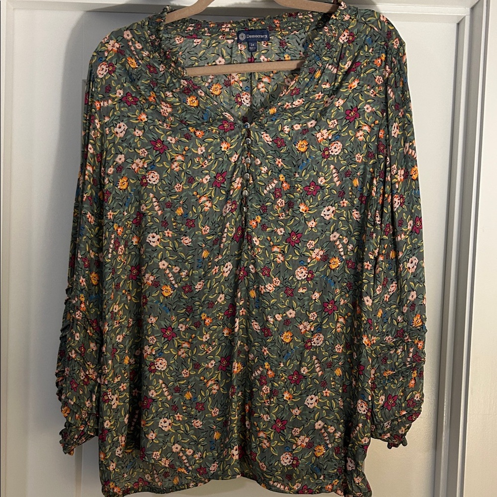 Democracy Multicolor Floral Blouse size 1x